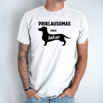 balta-vyriski-marskineliai-priklausomas-nuo-taksu