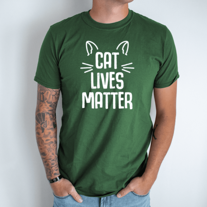 tamsiai-zalia-vyriski-marskineliai-cat-lives-matter