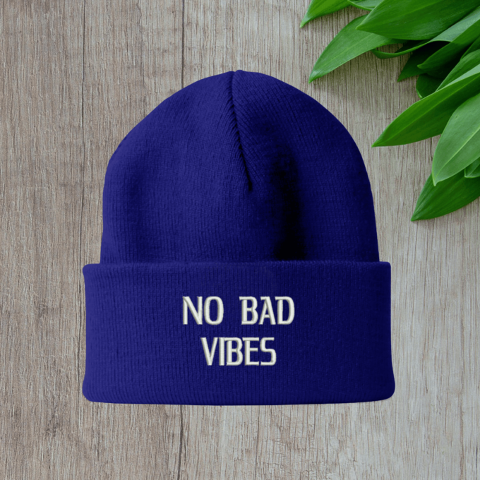 blue-ziemine-kepure-no-bad-vibes