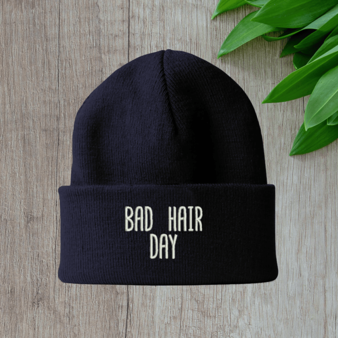 dark-blue-ziemine-kepure-bad-hair-day
