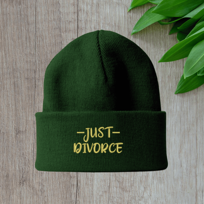 dark-green-ziemine-kepure-just-divorce