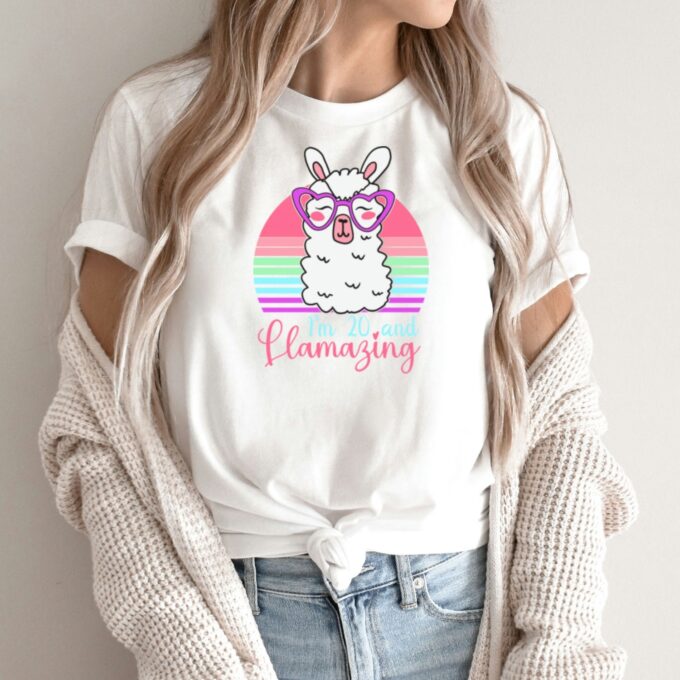 Unisex marškinėliai su spauda „20 And Flamazing“ - Image 2