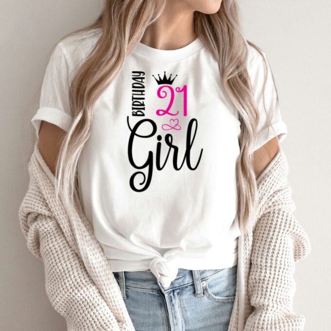 Unisex marškinėliai su spauda „Girl 21“