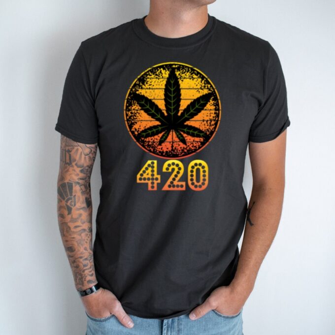 Unisex marškinėliai su spauda „Kanapė 420“ - Image 2