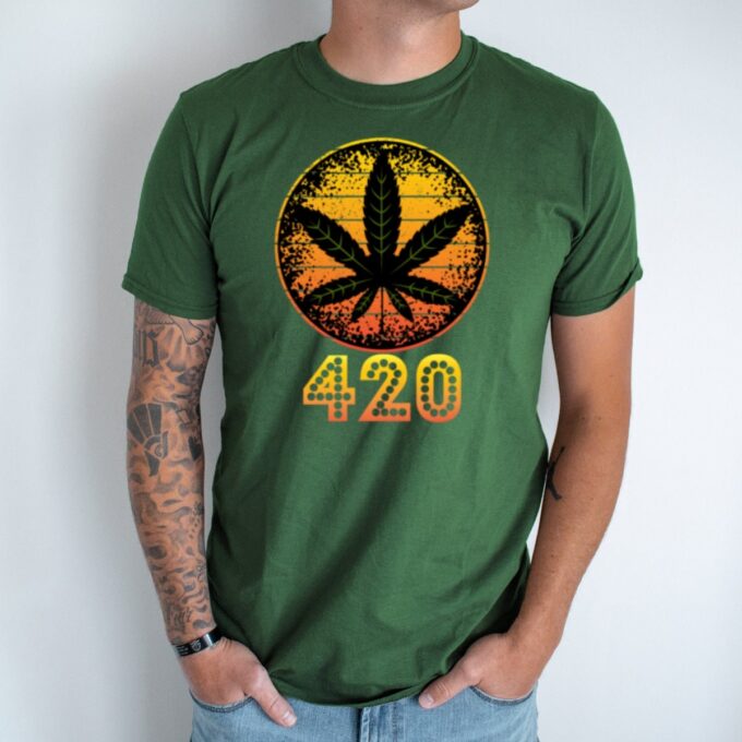 Unisex marškinėliai su spauda „Kanapė 420“ - Image 5