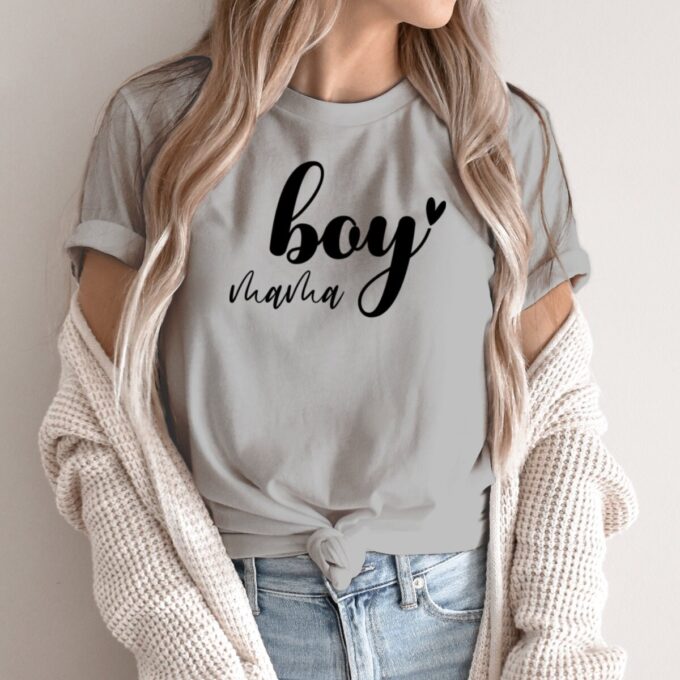 Unisex marškinėliai su spauda „Boy Mama“ - Image 2