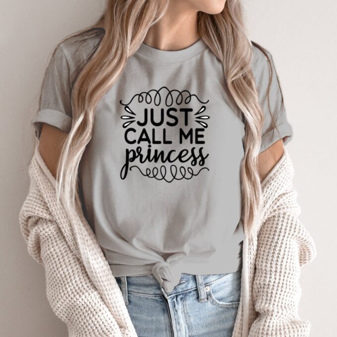 Unisex marškinėliai su spauda „Call Me Princess“ - Image 2