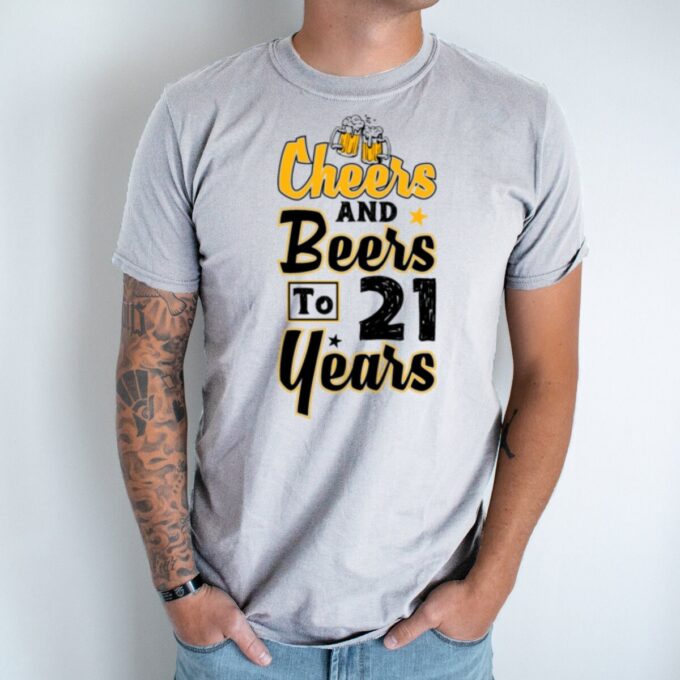 Unisex marškinėliai su spauda „Cheer And Beer - 21 Today“ - Image 2