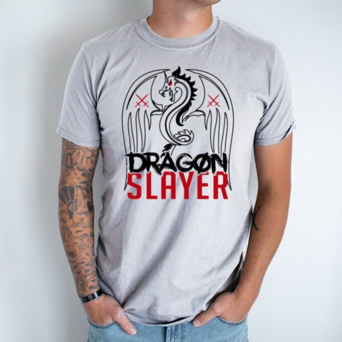 Unisex marškinėliai su spauda „Dragon Slayer“ - Image 2