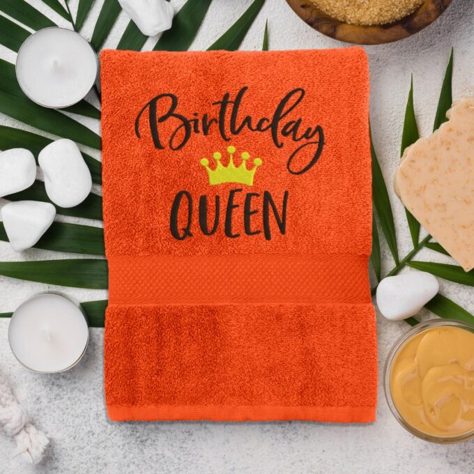 Rankšluostis „Birthday Queen“ - Image 6