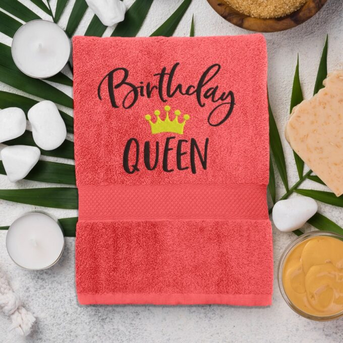 Rankšluostis „Birthday Queen“ - Image 7