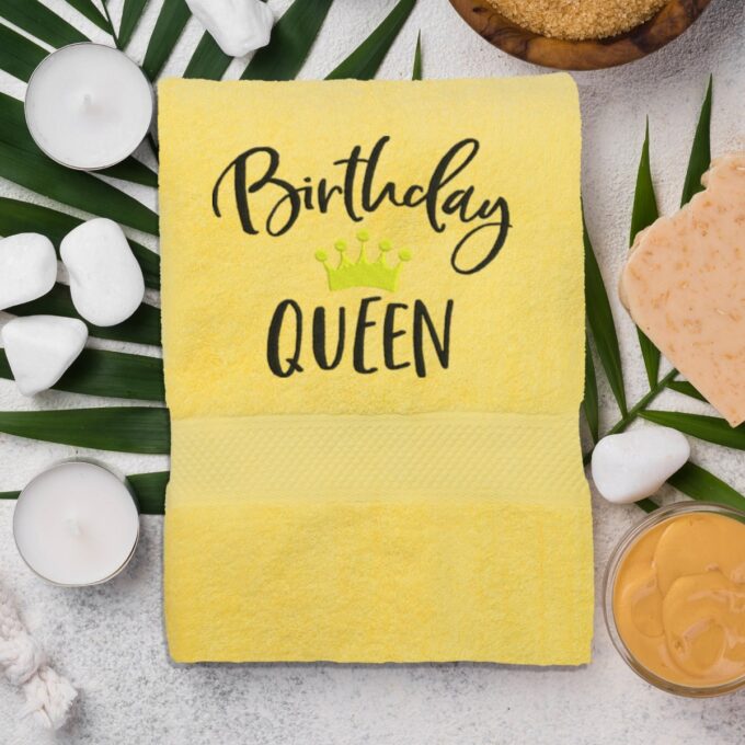 Rankšluostis „Birthday Queen“ - Image 8