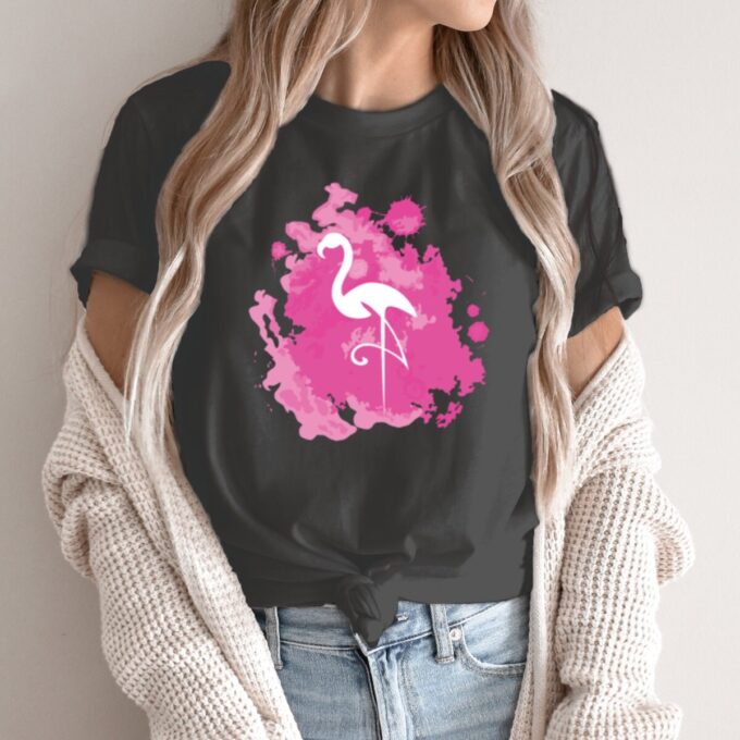 Unisex marškinėliai su spauda „Rožinis Flamingas“ - Image 2