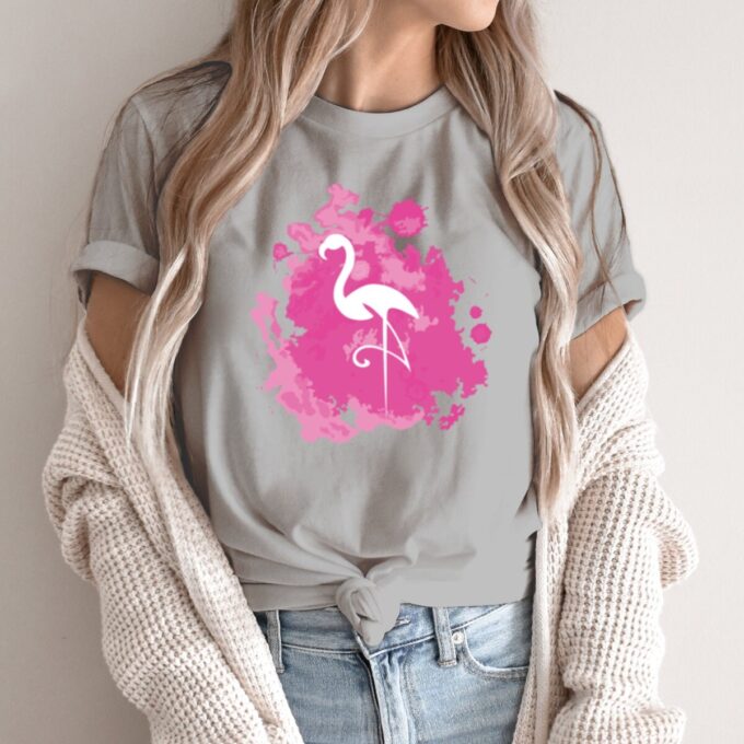 Unisex marškinėliai su spauda „Rožinis Flamingas“ - Image 3