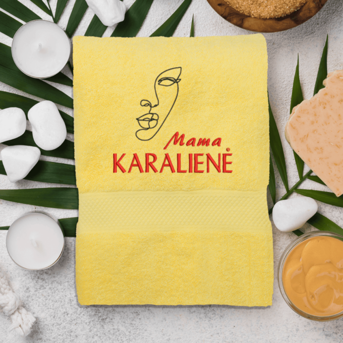 geltona-ranksluostis-mama-karaliene-2