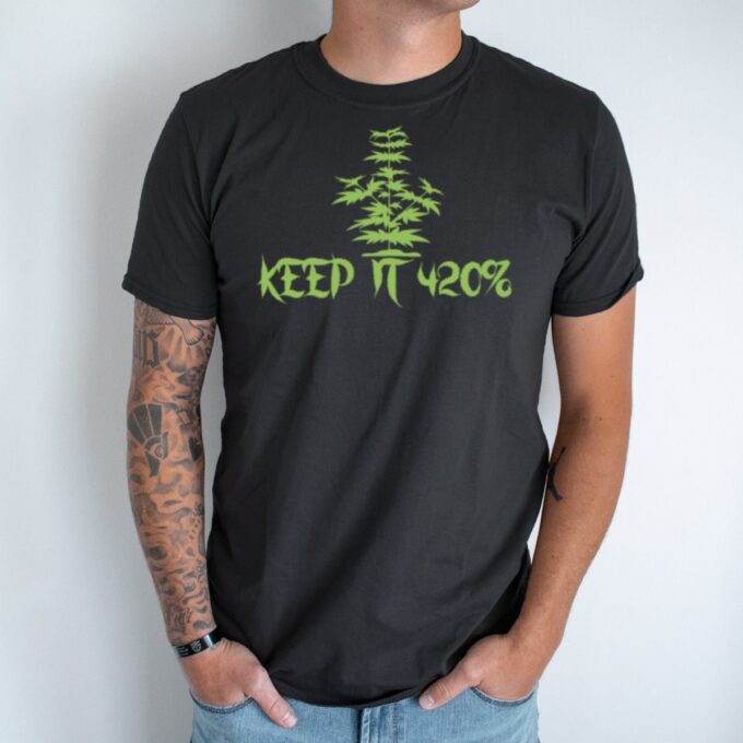 Unisex marškinėliai su spauda „Keep it 420“ - Image 2