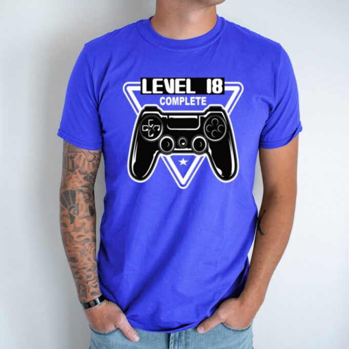 Unisex marškinėliai su spauda „Level 18“ - Image 2