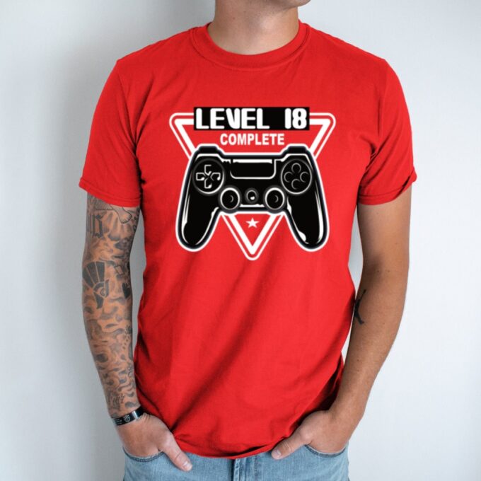 Unisex marškinėliai su spauda „Level 18“ - Image 4