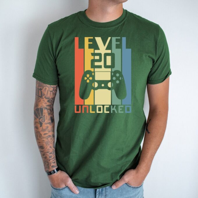 Unisex marškinėliai su spauda „Level 20 Unlocked“ - Image 4