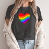 Unisex marškinėliai su spauda „LGBT Širdelė“ - Image 2