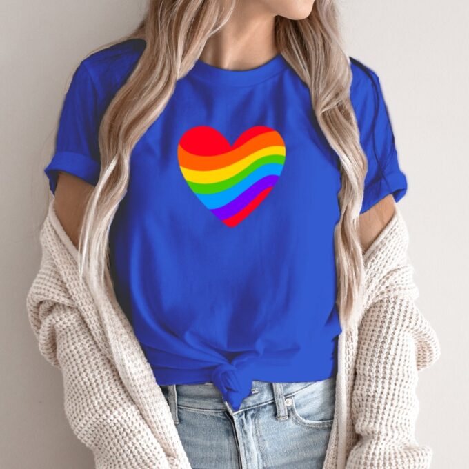 Unisex marškinėliai su spauda „LGBT Širdelė“ - Image 4