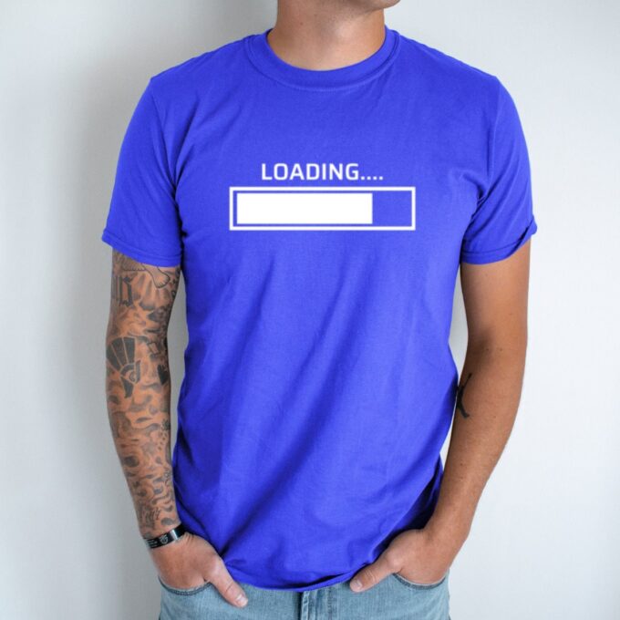 Unisex marškinėliai su spauda „Loading“ - Image 4