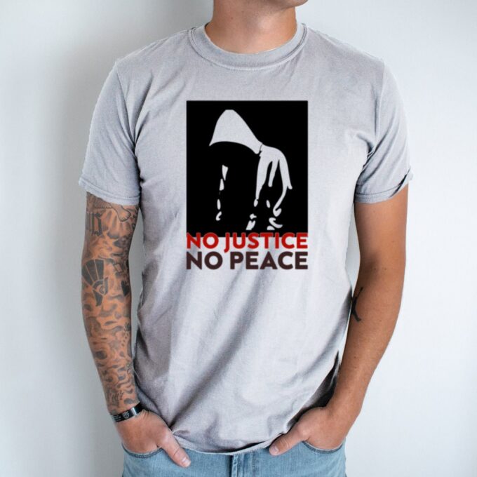 Unisex marškinėliai su spauda „No Justice“ - Image 2