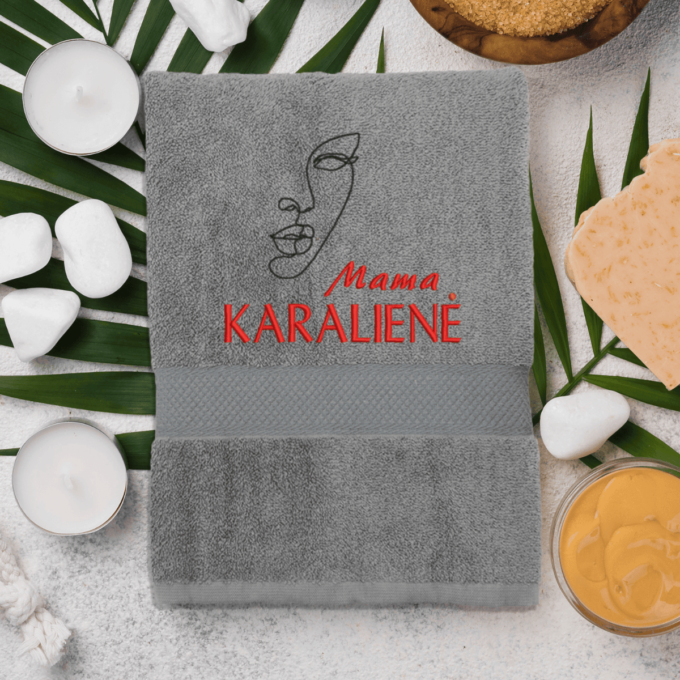 pilka-ranksluostis-mama-karaliene-2