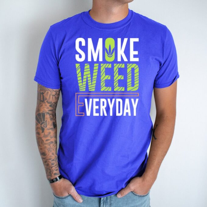 Unisex marškinėliai su spauda „Smoke Weed“ - Image 2