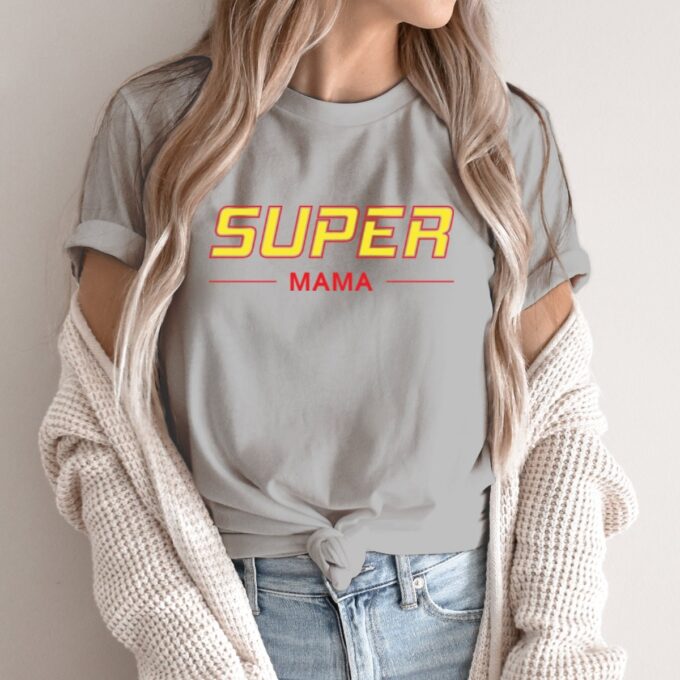 Unisex marškinėliai su spauda „Super mama“ - Image 3