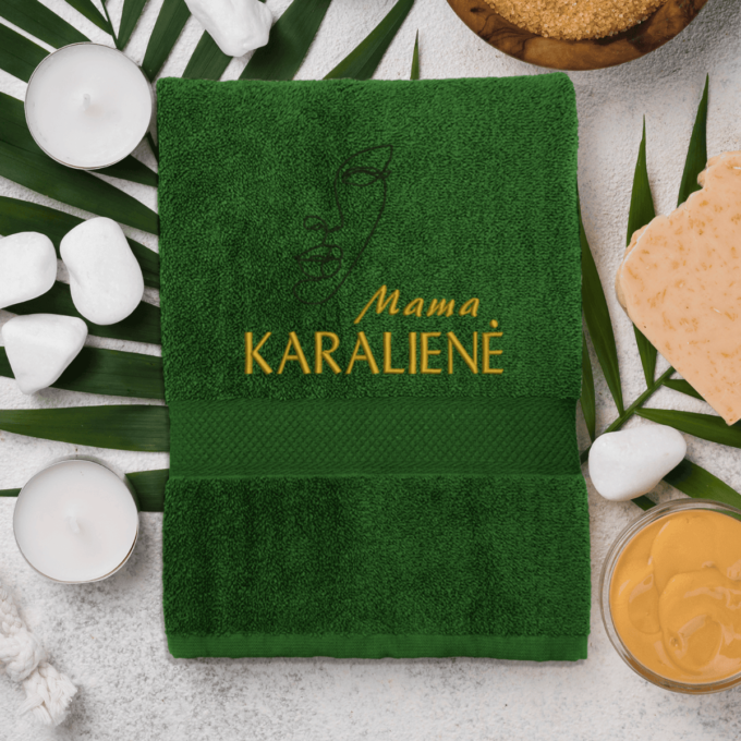 tamsiai-zalia-ranksluostis-mama-karaliene-3