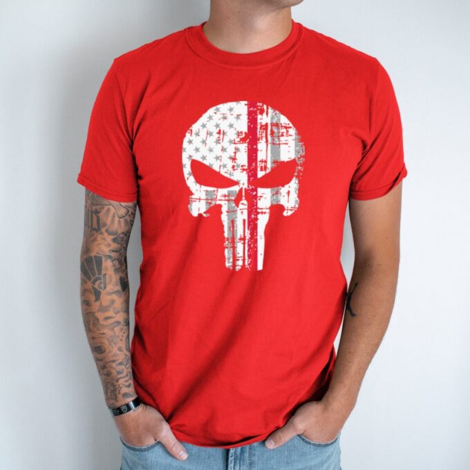 Unisex marškinėliai su spauda „The Punisher“ - Image 4