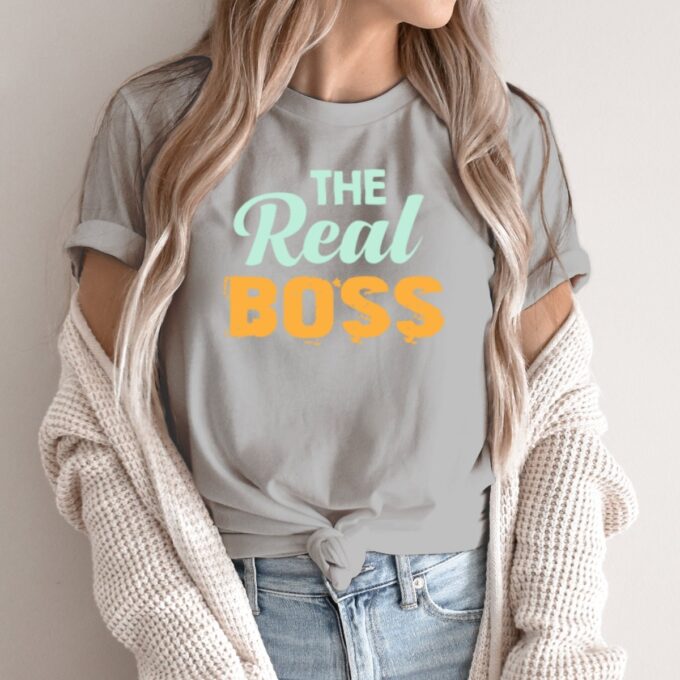 Unisex marškinėliai su spauda „Real boss“ - Image 3
