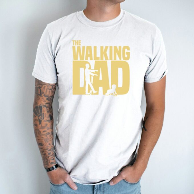Unisex marškinėliai su spauda „The Walking Dad“ - Image 2