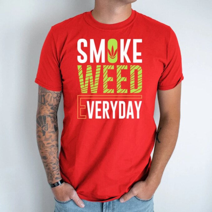 Unisex marškinėliai su spauda „Smoke Weed“ - Image 4