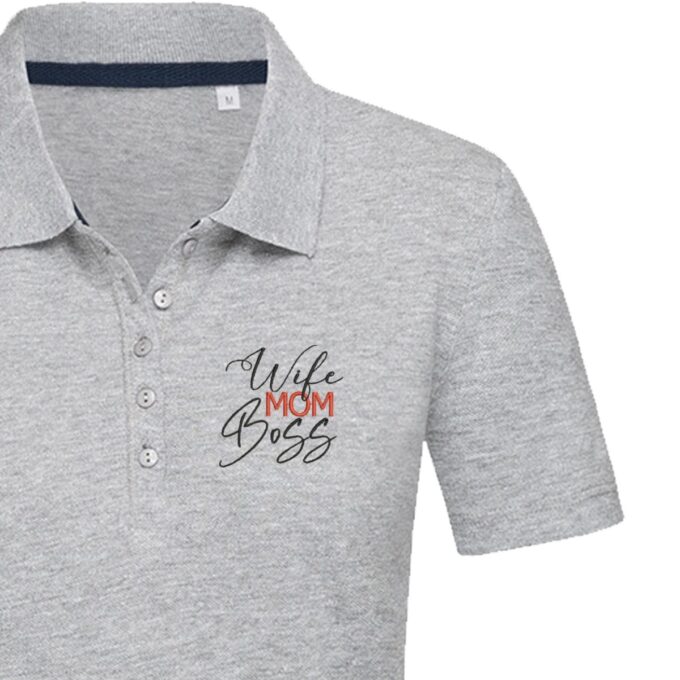 Moteriški polo marškinėliai „Wife, mom, boss“ - Image 3