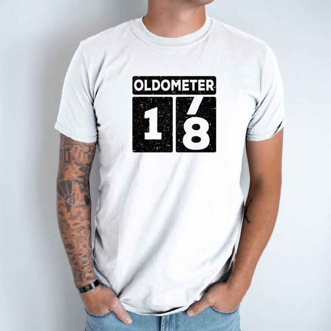 Unisex marškinėliai su spauda „Oldometer 18“