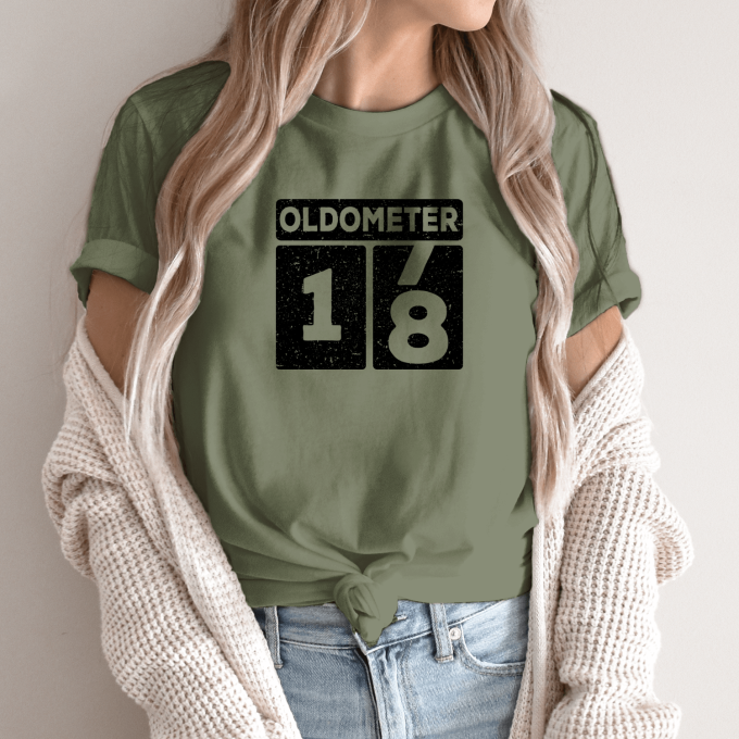 Unisex marškinėliai su spauda „Oldometer 18“ - Image 8