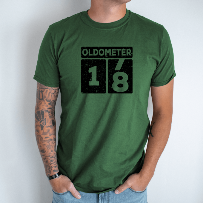 Unisex marškinėliai su spauda „Oldometer 18“ - Image 5