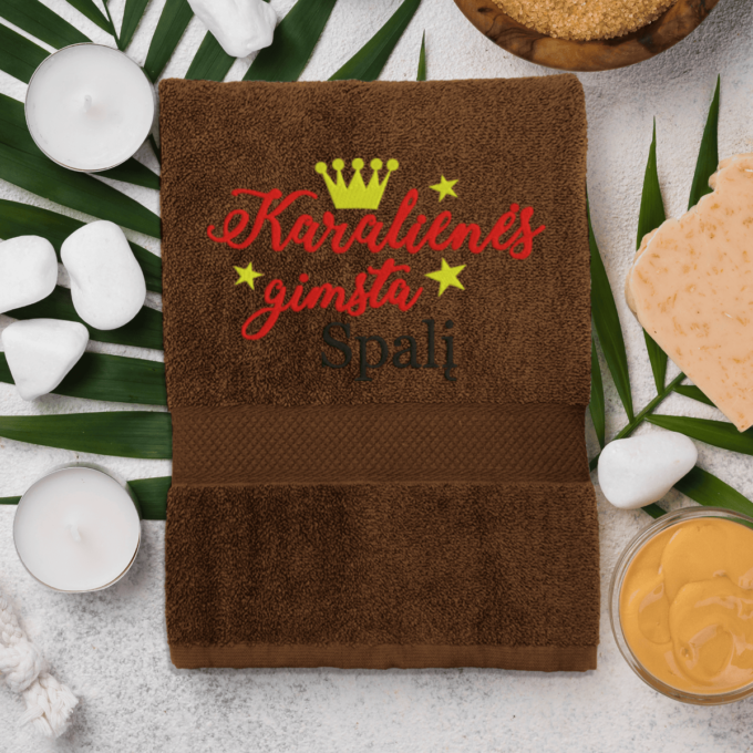 brown-ranksluostis-karalienes-gimsta-spali-2