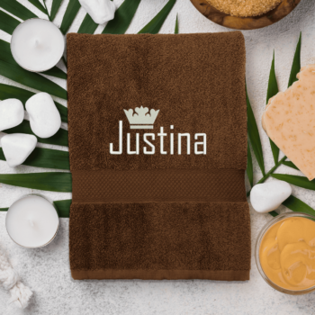 brown-ranksluostis-moteriskas-vardas