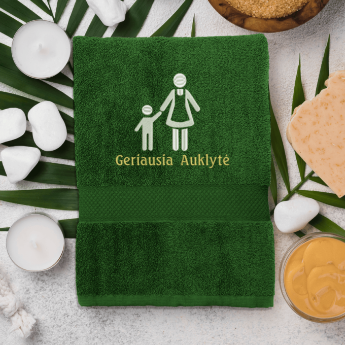 dark-green-ranksluostis-geriausia-auklyte