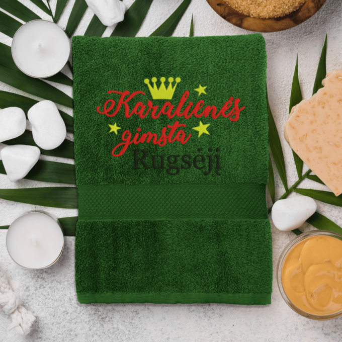 dark-green-ranksluostis-karalienes-gimsta-rugseji-2