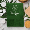 dark-green-ranksluostis-mergaite