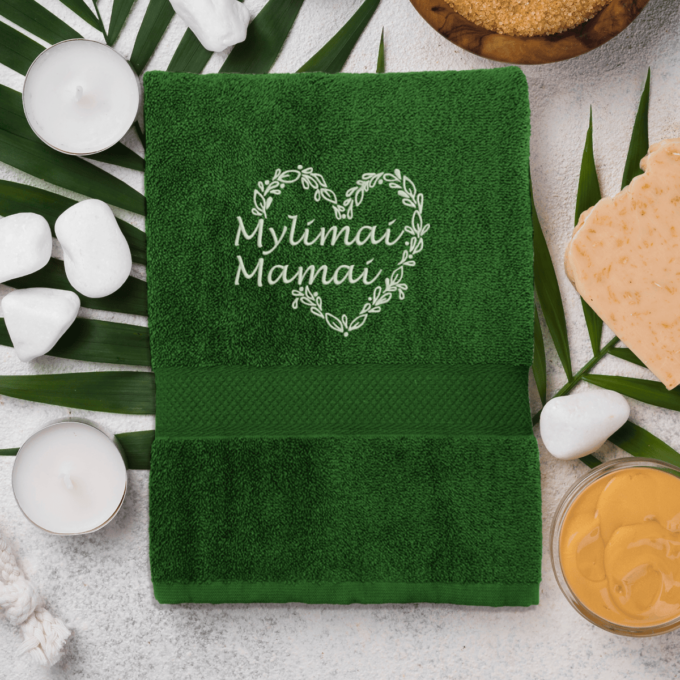 dark-green-ranksluostis-mylimai-mamai