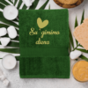 dark-green-ranksluostis-su-gimimo-diena-2