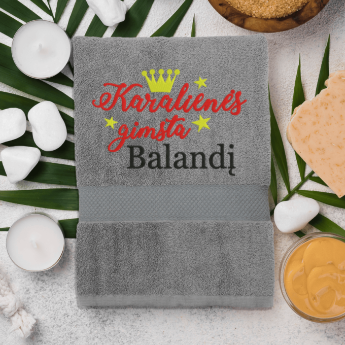 grey-ranksluostis-karalienes-gimsta-balandi-2