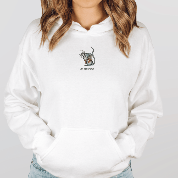 Siuvinėtas unisex Baltas Džemperis „Ля ты крыса“ - Image 2