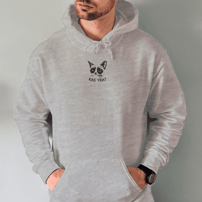 Siuvinėtas unisex džemperis „Kas Yra?“ - Image 3