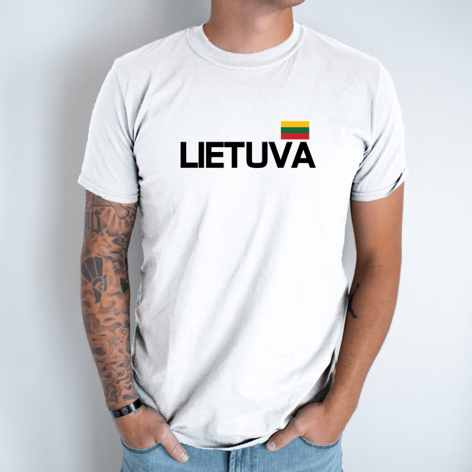 Unisex marškinėliai su spauda „Lietuva su vėliava“ - Image 2